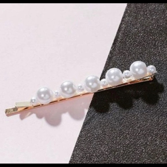 Faux-Pearl Bobby-Pin - Picture 3 of 3